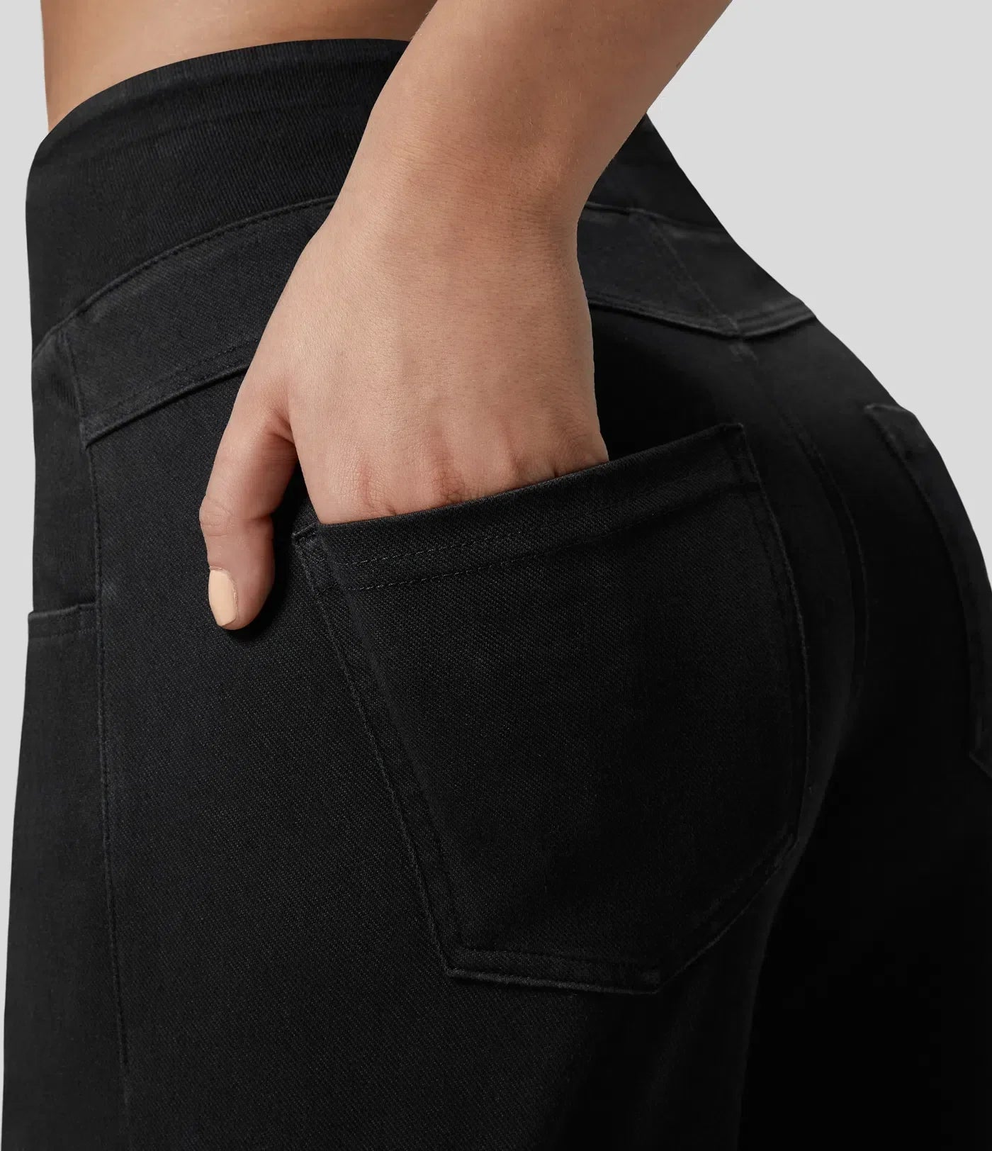 Locker sitzende Arbeitsjeans aus Stretch-Denim