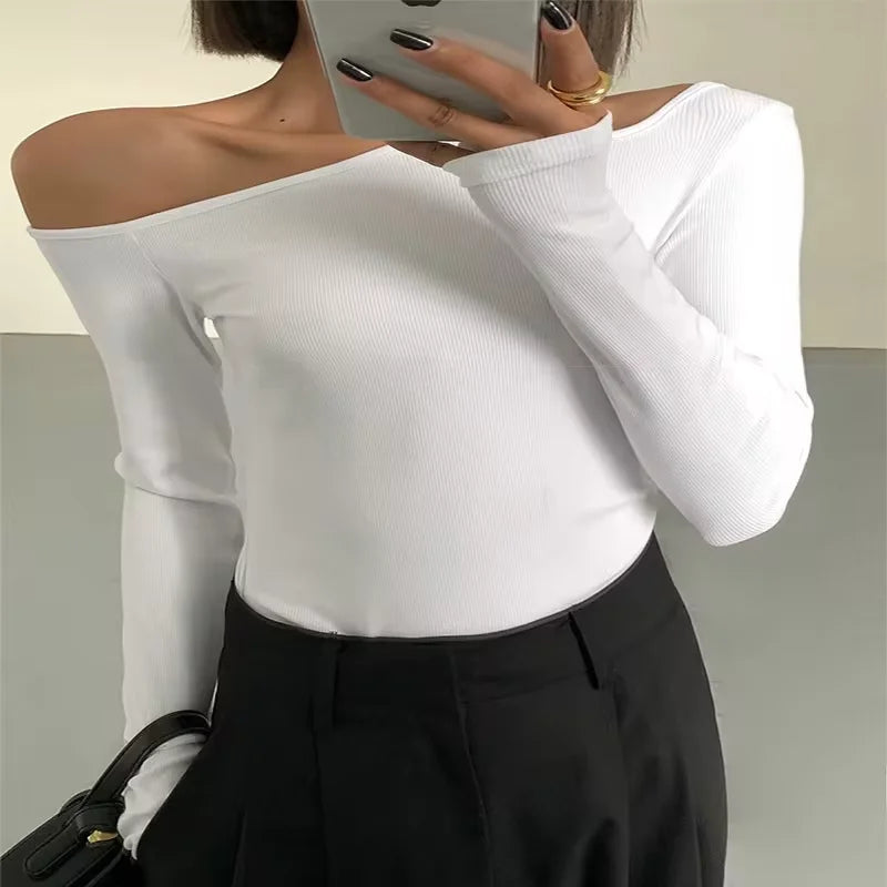 Lara Schulternahes Oberteil