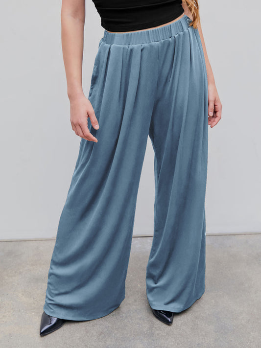 Hose mit elastischem Bund und weitem Bein